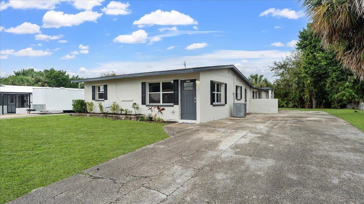 2114 King Richard Road - Photo 2 of 10