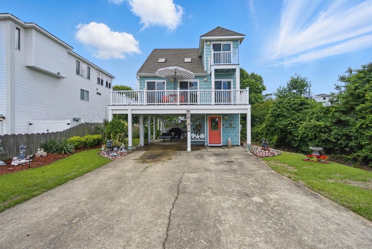 701 Vanderbilt Ave - Photo 2 of 20