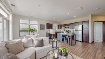 featured image of 3000 N Chestnut St