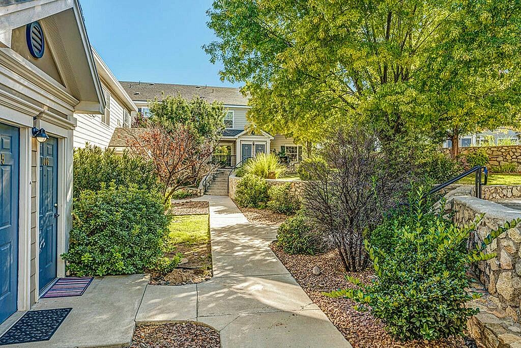 Forty649 North Hills - Photo 4 of 14