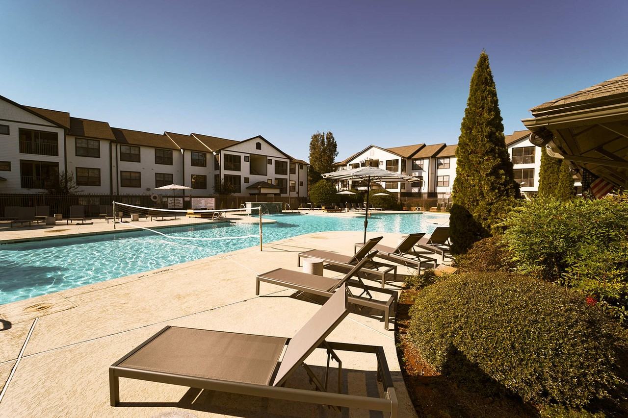 The Lodge of Athens - Photo 2 of 30