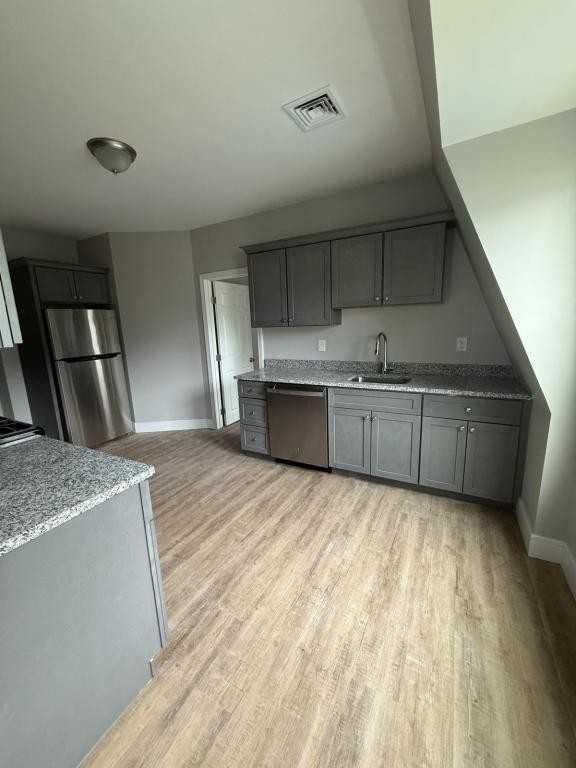 1023 Rock St - Photo 3 of 10