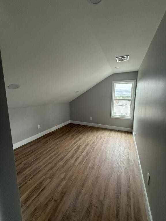 1023 Rock St - Photo 4 of 10