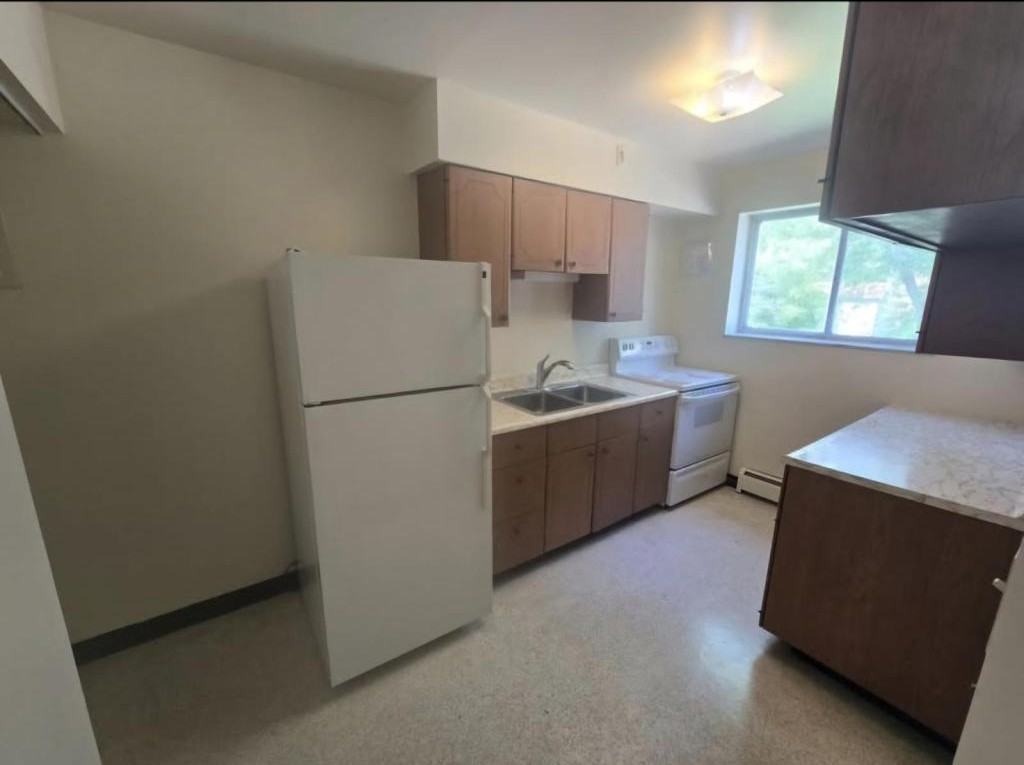 2600 19th St Apt E - Photo 2 of 7