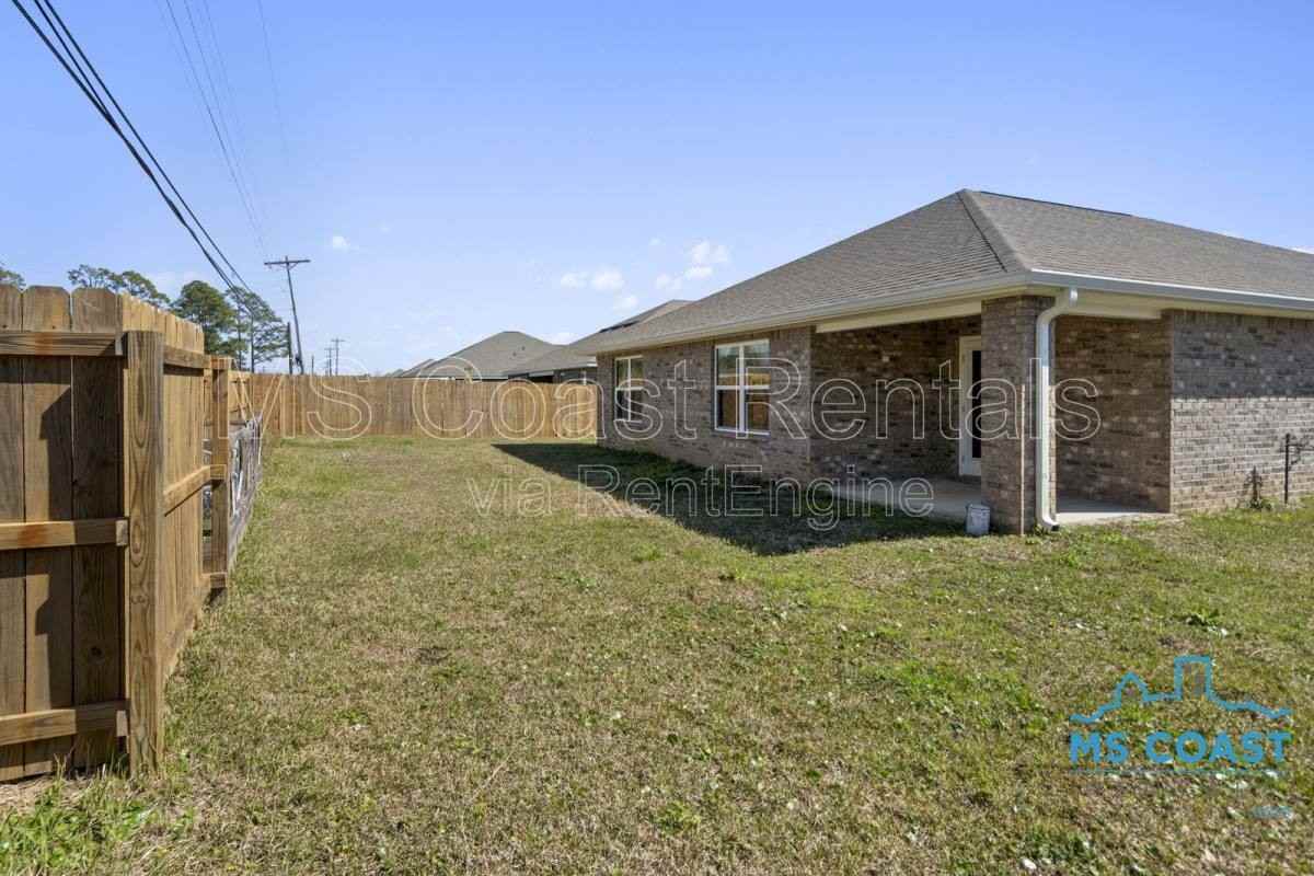 15236 Cypress Way - Photo 2 of 10