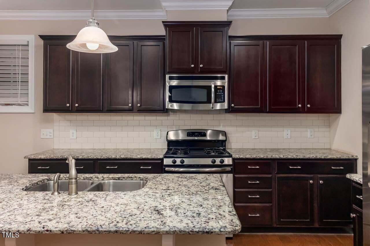 2335 Pindos Dr - Photo 3 of 10