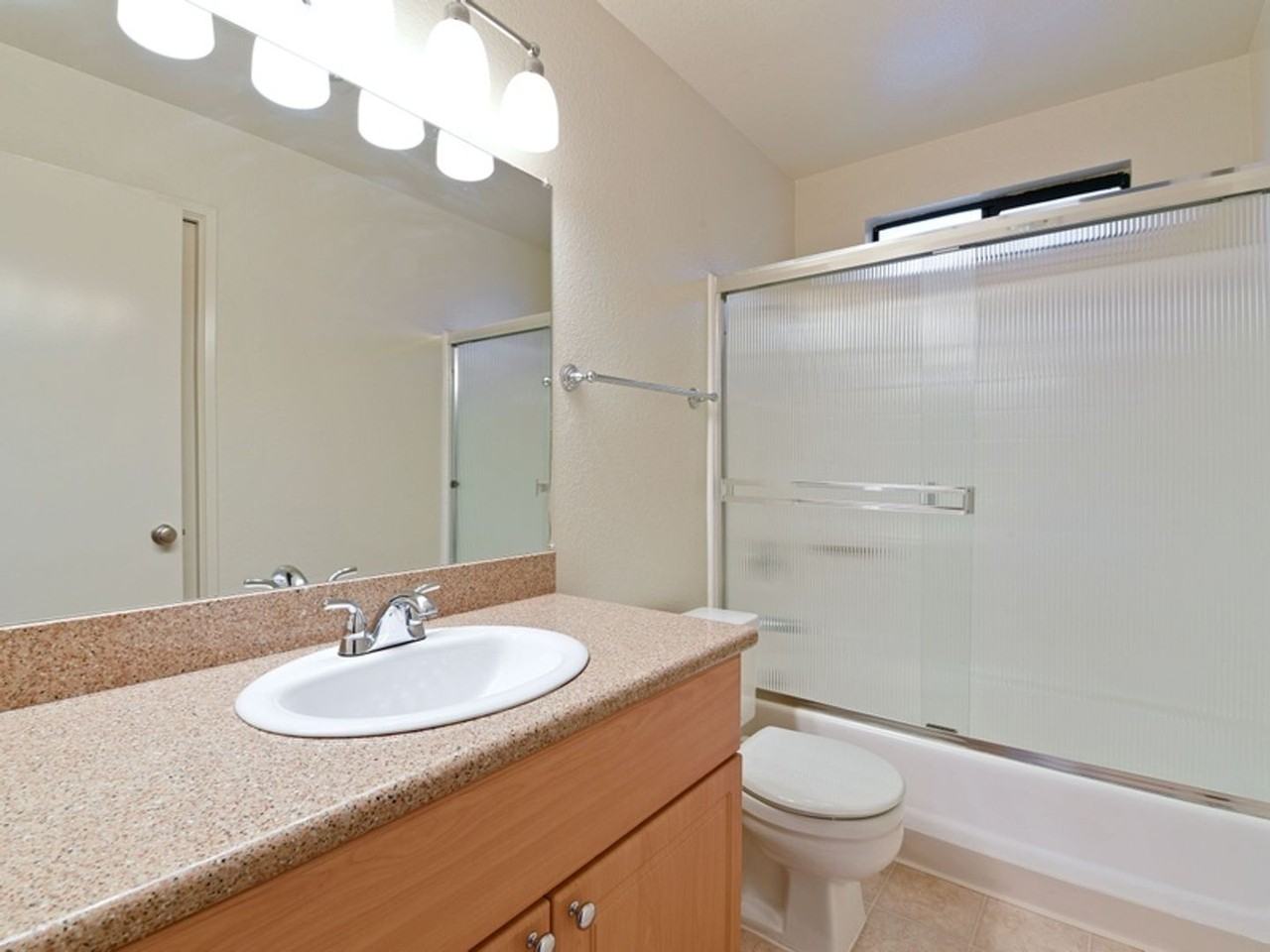 1357 CREEKSIDE DRIVE - Photo 7 of 11