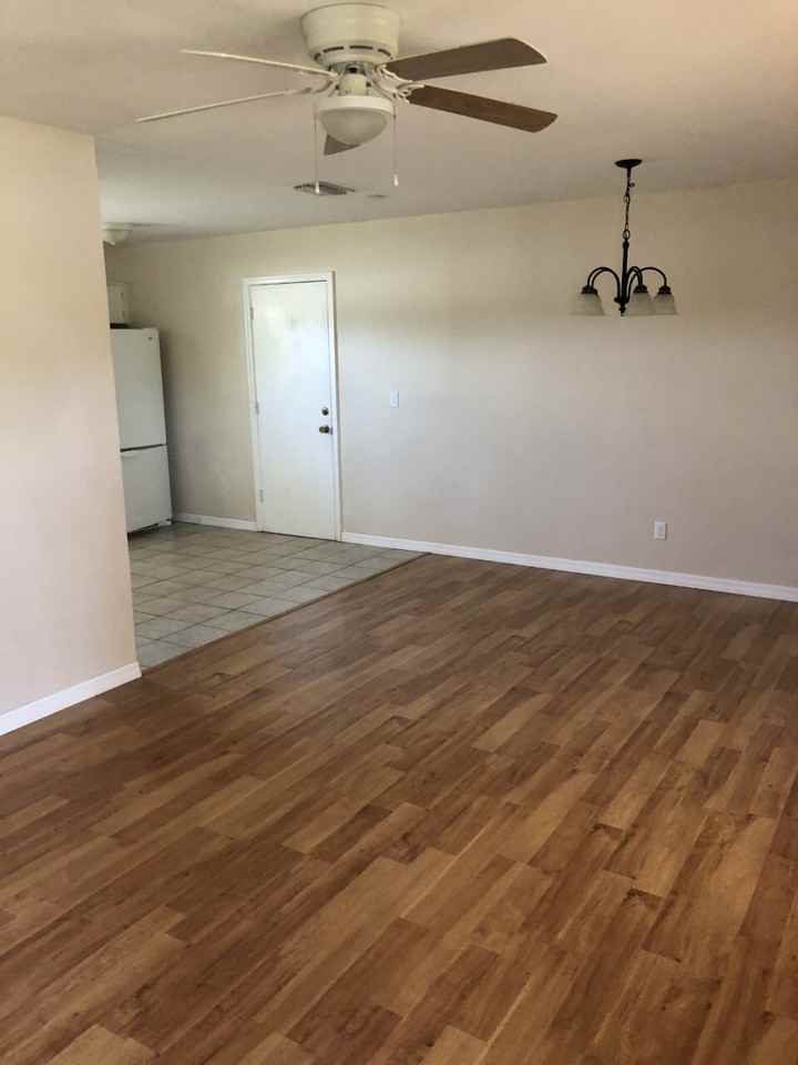 519 Northeast 3rd Street - Photo 3 of 8