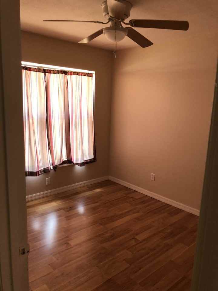 519 Northeast 3rd Street - Photo 2 of 8