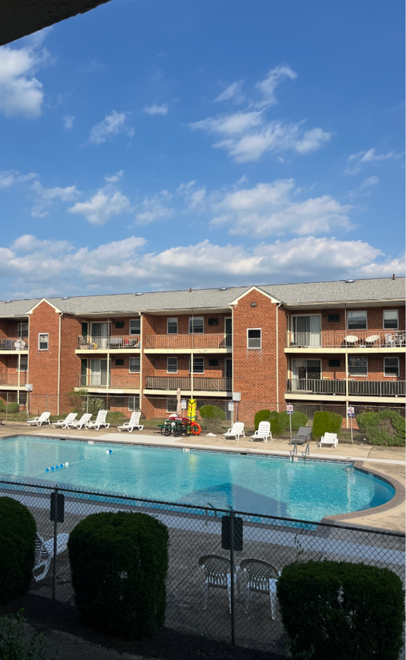 Colonial Point Apartments - Photo 2 of 32