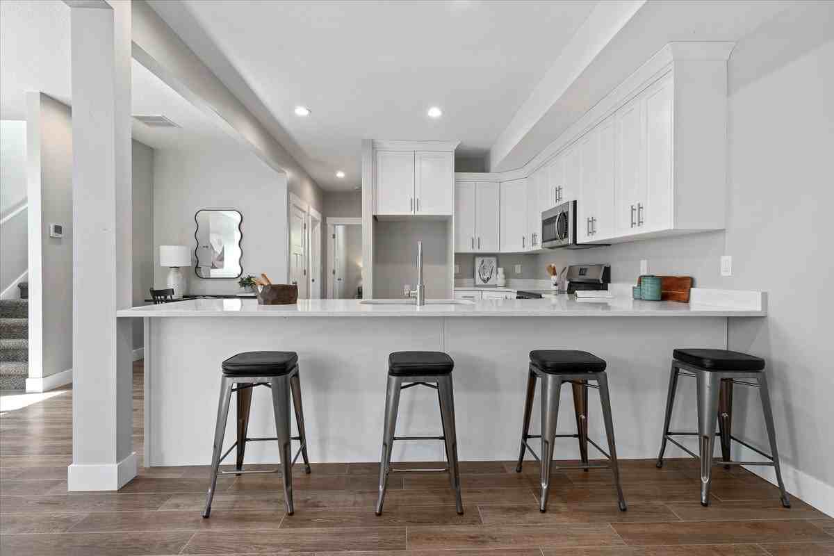 404 Westsouth - Photo 4 of 9