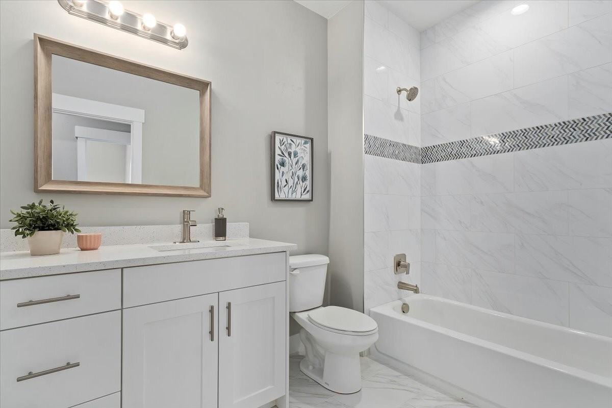 404 Westsouth - Photo 3 of 9