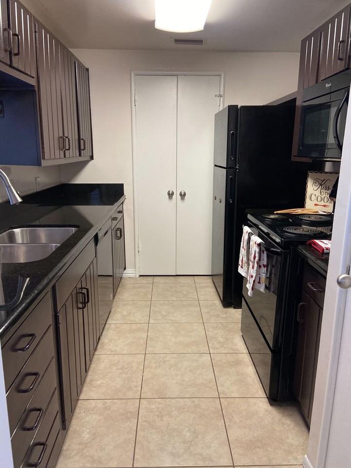 Legend Point Condo - Photo 3 of 16