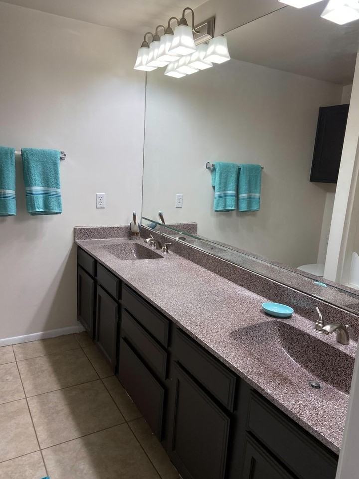Legend Point Condo - Photo 5 of 16