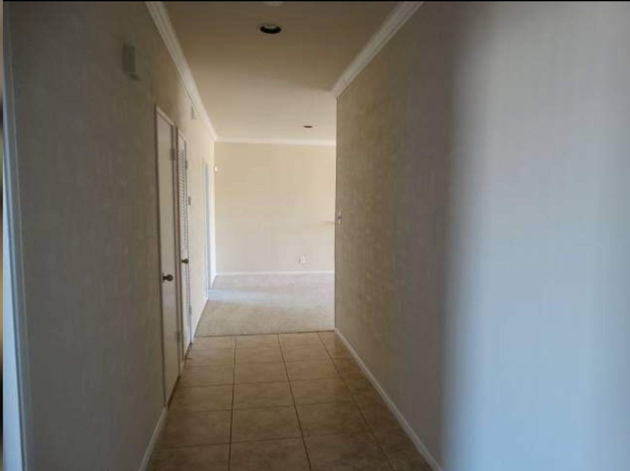 Legend Point Condo - Photo 2 of 7