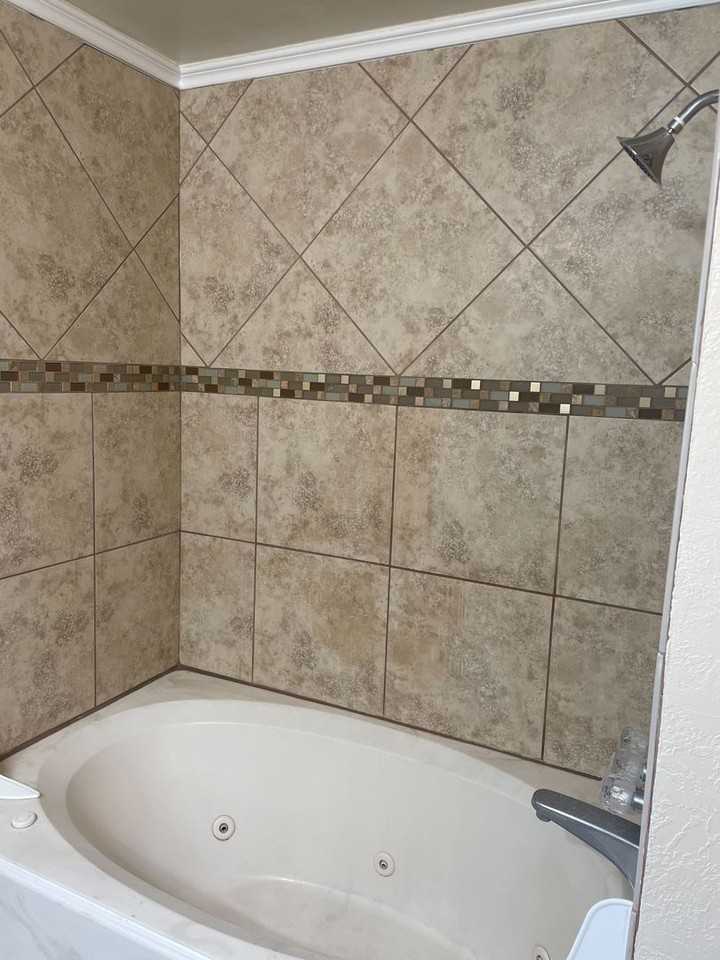 Legend Point Condo - Photo 5 of 7
