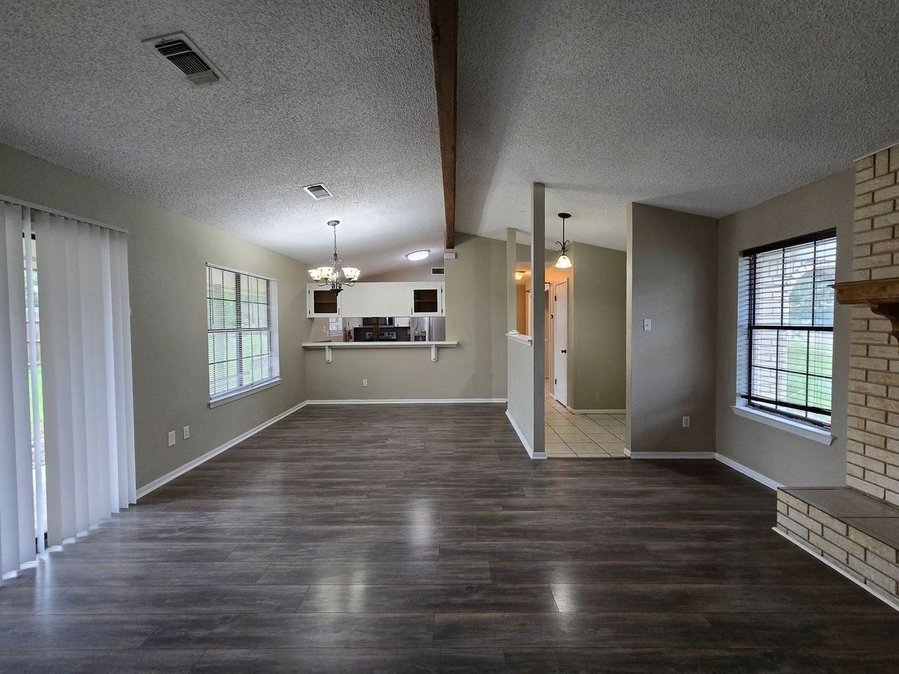 1710 Joy Dr - Photo 4 of 26