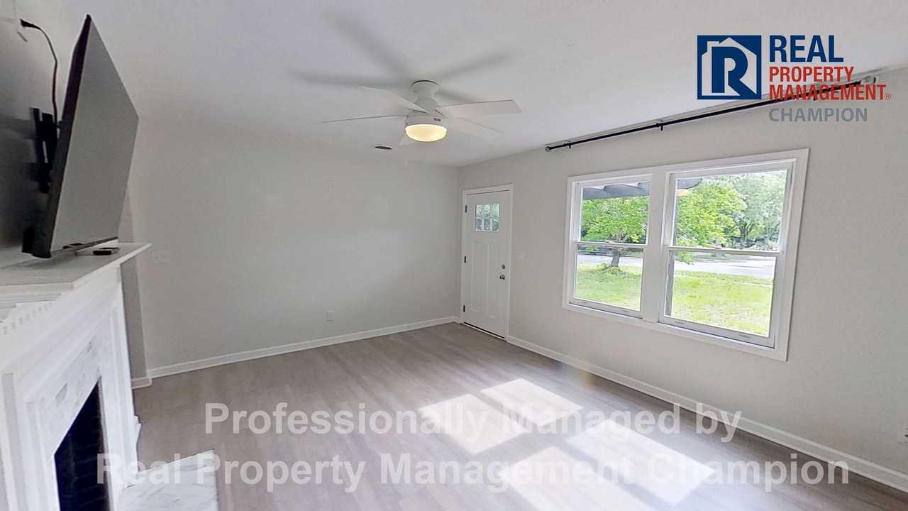 609 N 23rd St - Photo 3 of 30