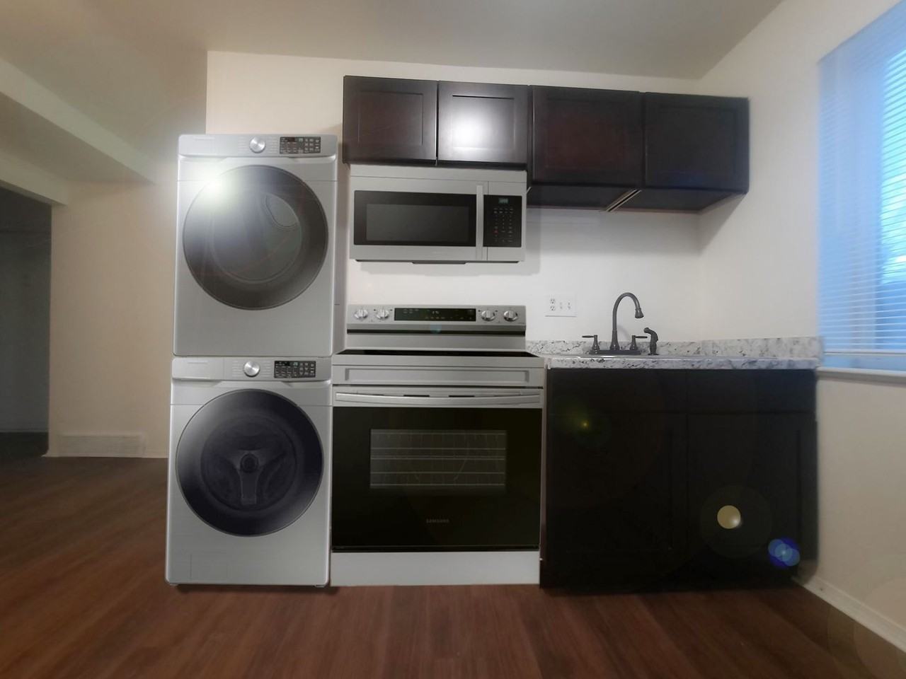 518 22nd St #4 - Photo 7 of 14