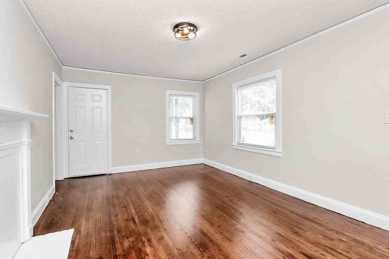 1216 Skyview Rd - Photo 3 of 30
