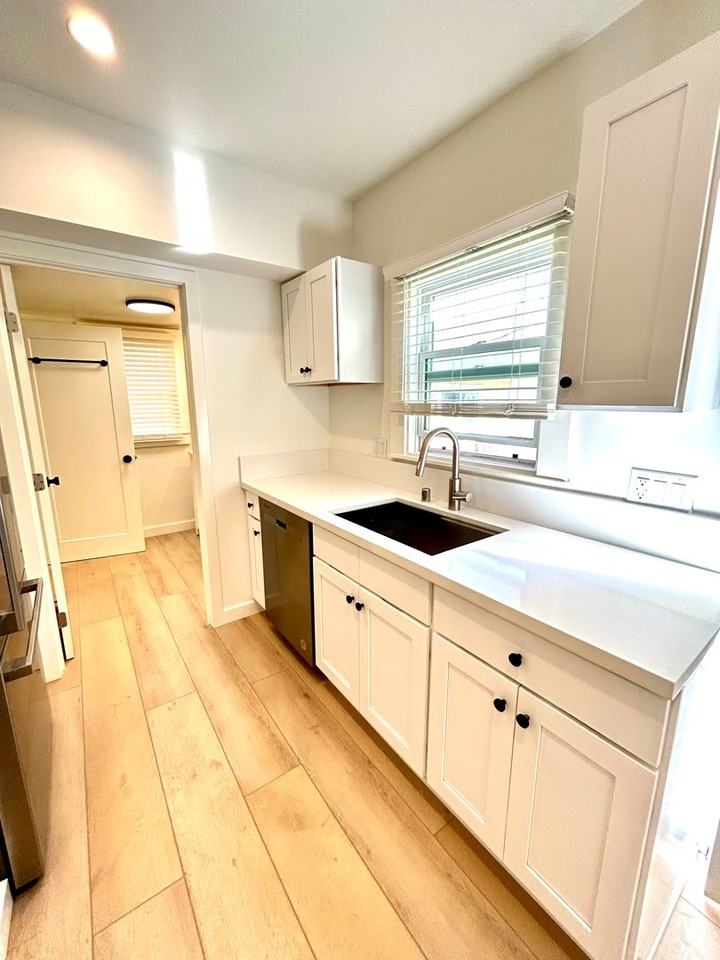 514 Chapala St - Photo 3 of 32