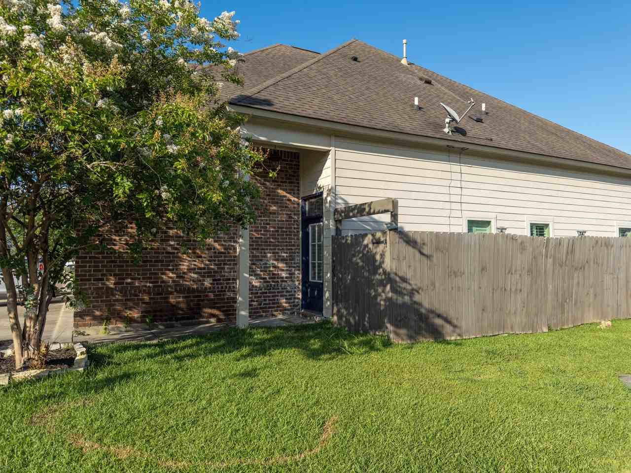 2167 Shadowbrook Dr W #1 - Photo 2 of 23