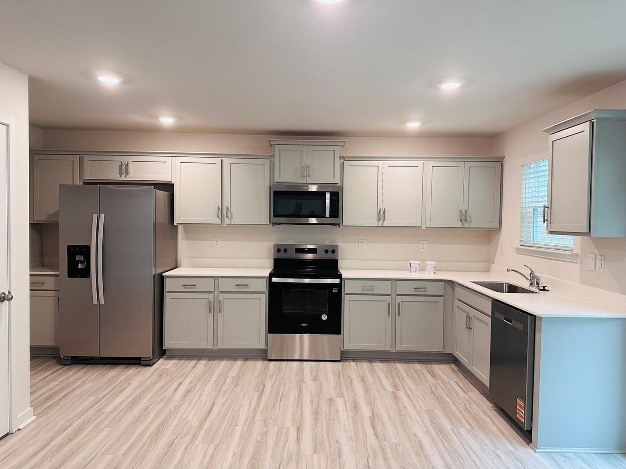 1031 20th Avenue Loop Se - Photo 5 of 18