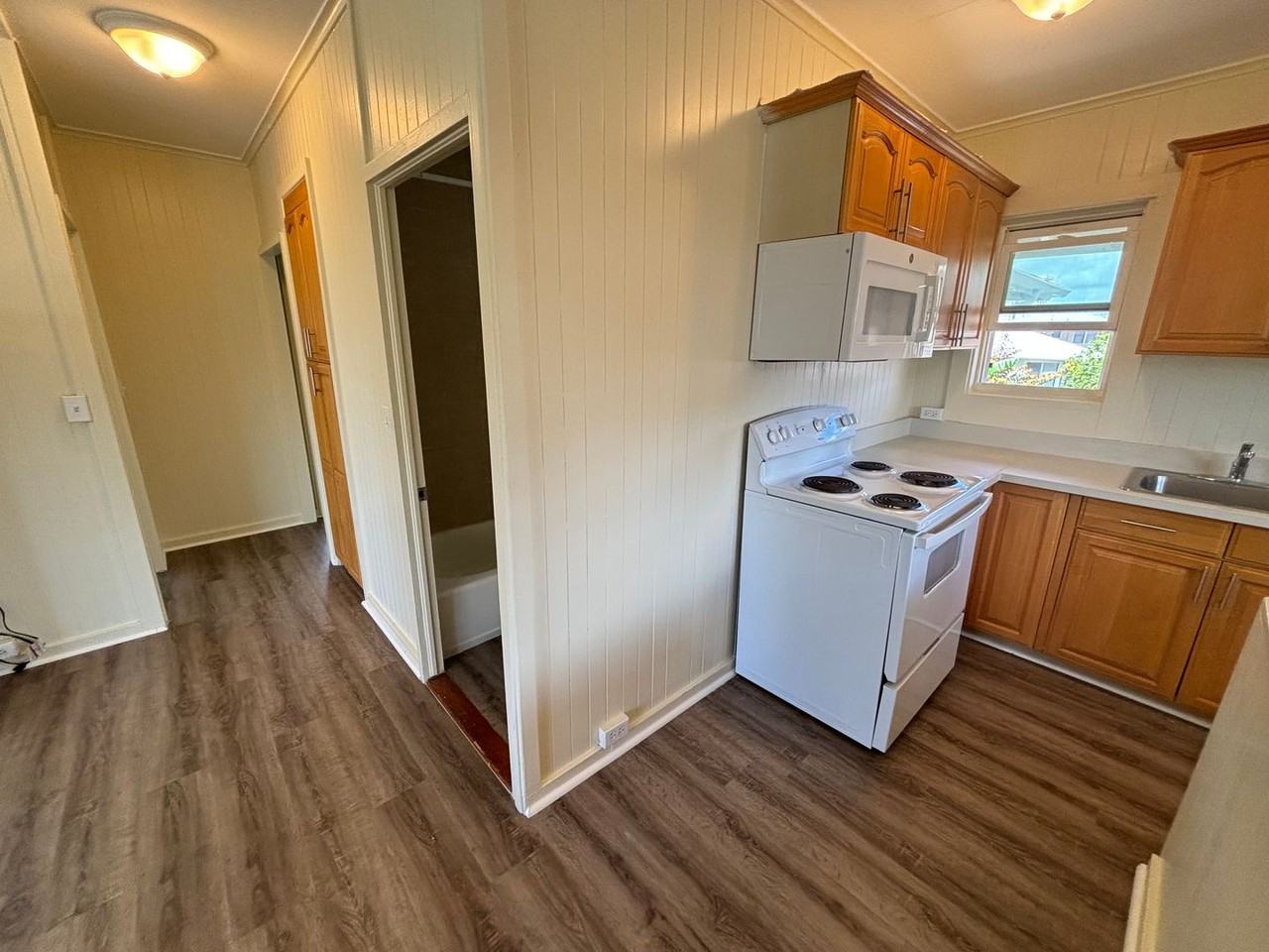 737 Hauoli St - Photo 4 of 18