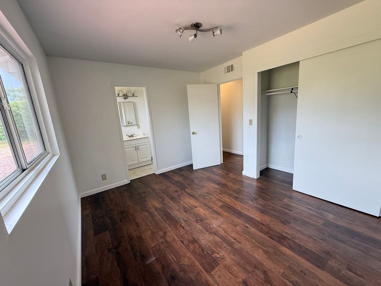 1741 Lahoud Dr - Photo 6 of 26