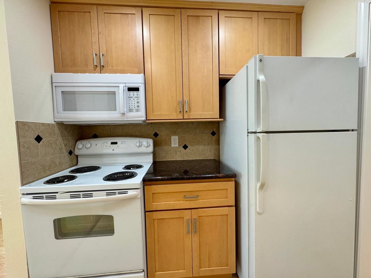 4 Admiral Dr #B229 - Photo 5 of 23