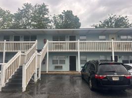 featured image of 221 Hampton Ave