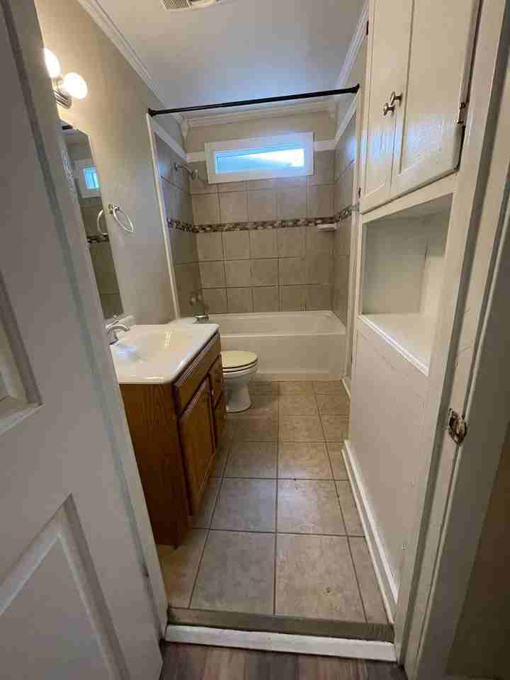 833 Evangeline Pl - Photo 7 of 10
