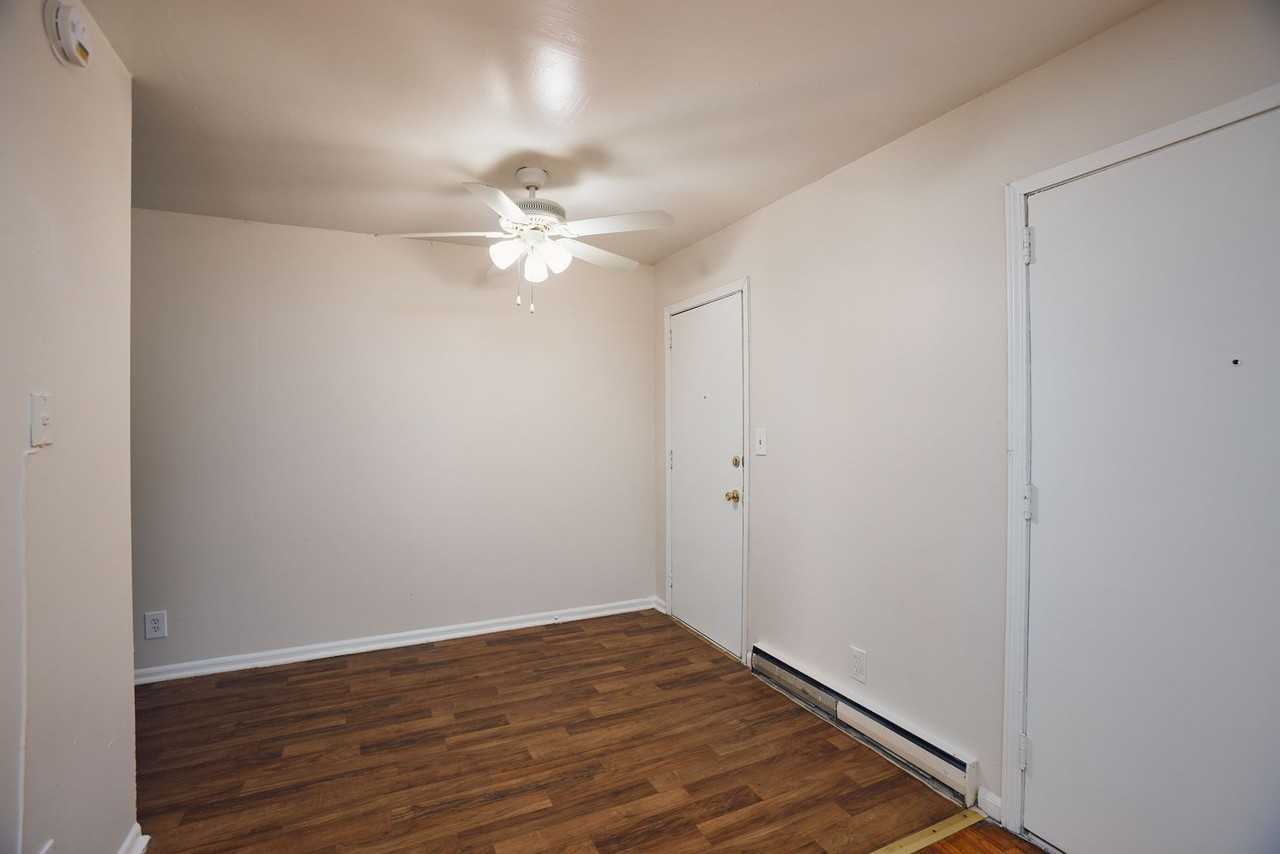 Lenox Hills Apartements - Photo 6 of 8
