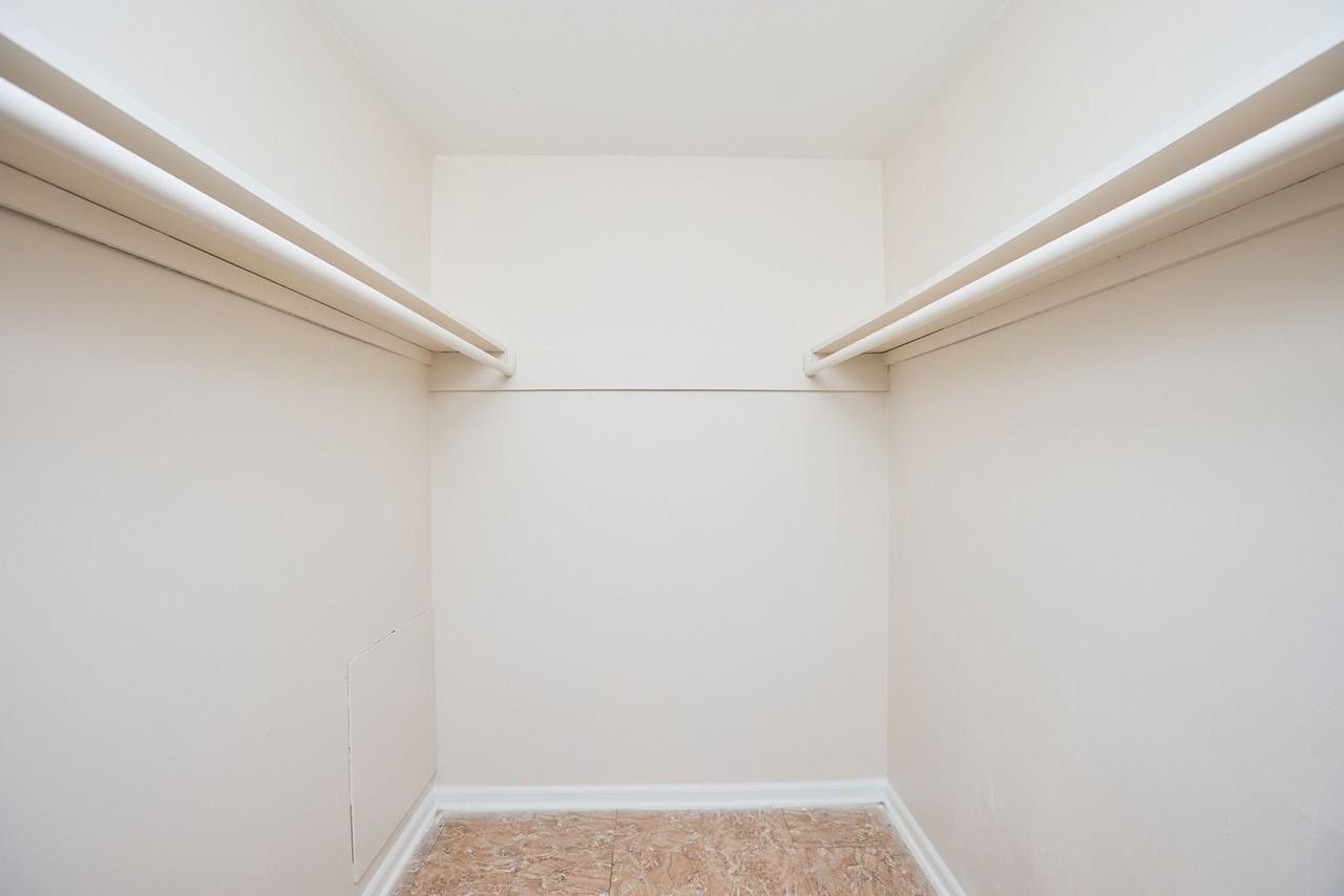 Lenox Hills Apartements - Photo 4 of 8