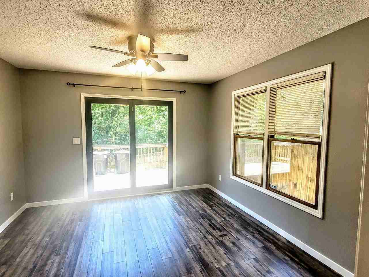 102 Courtney Ct - Photo 3 of 10