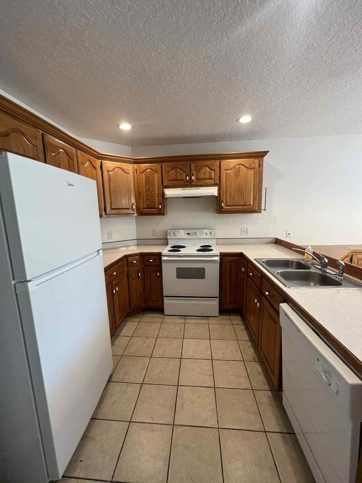 3436 S Moffet Ave - Photo 5 of 17