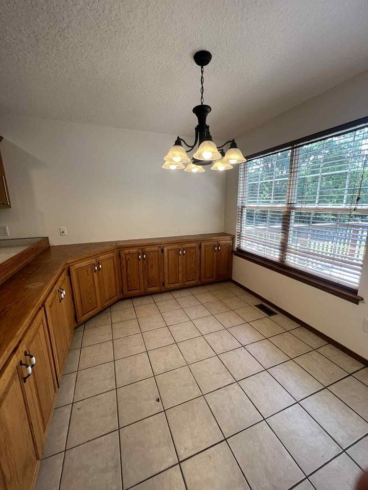 3436 S Moffet Ave - Photo 6 of 17