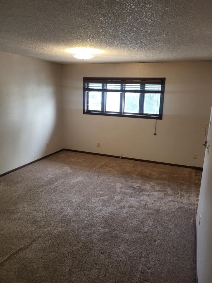 Savage, Apartments - Photo 4 of 5