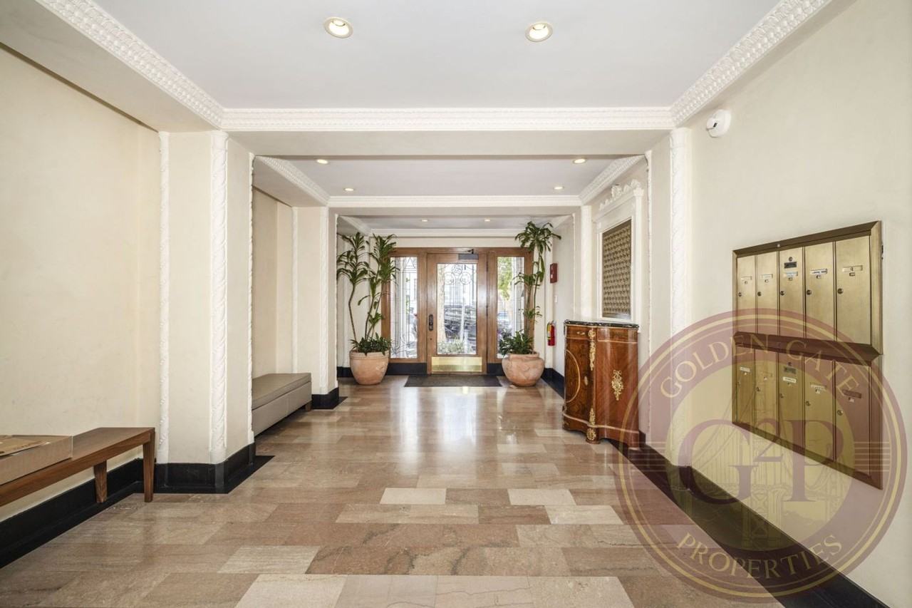 1450 Green St - Photo 4 of 44