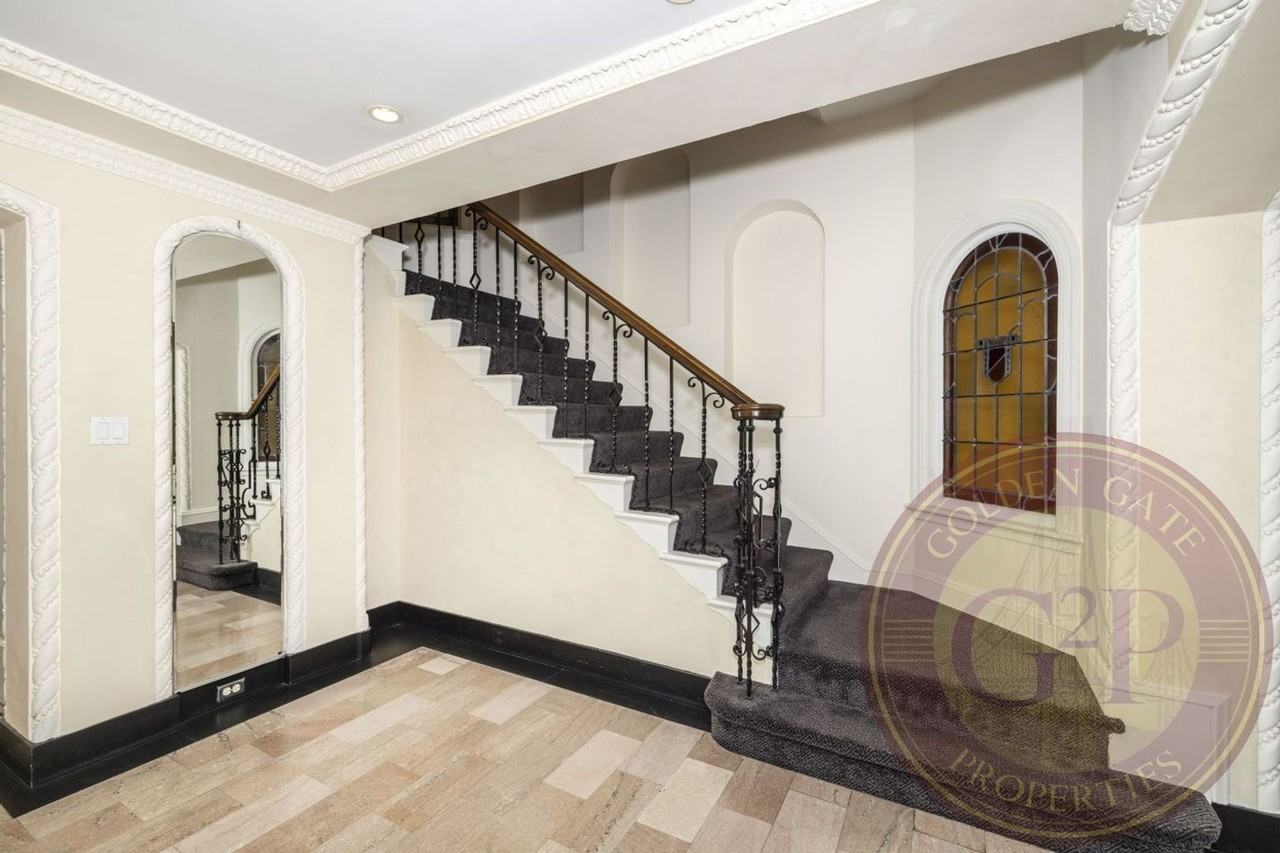 1450 Green St - Photo 5 of 44