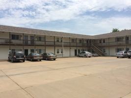 featured image of 805 W Clark Ave