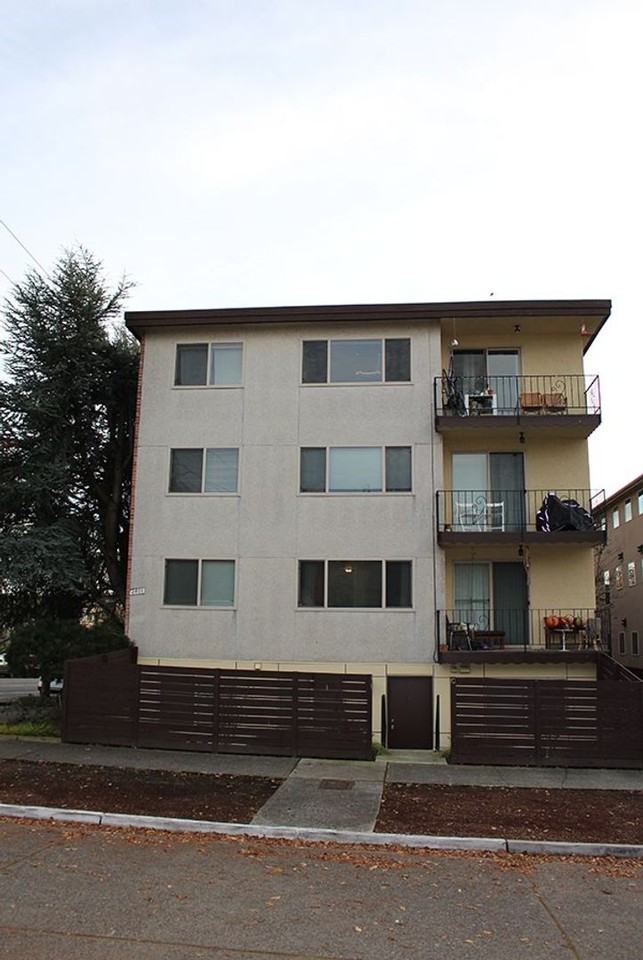 Ballard Flats Apartments - Photo 2 of 31