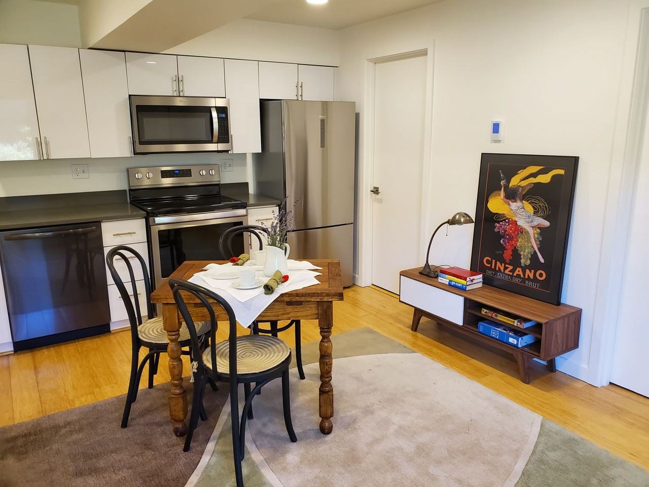 Ballard Flats Apartments - Photo 4 of 31