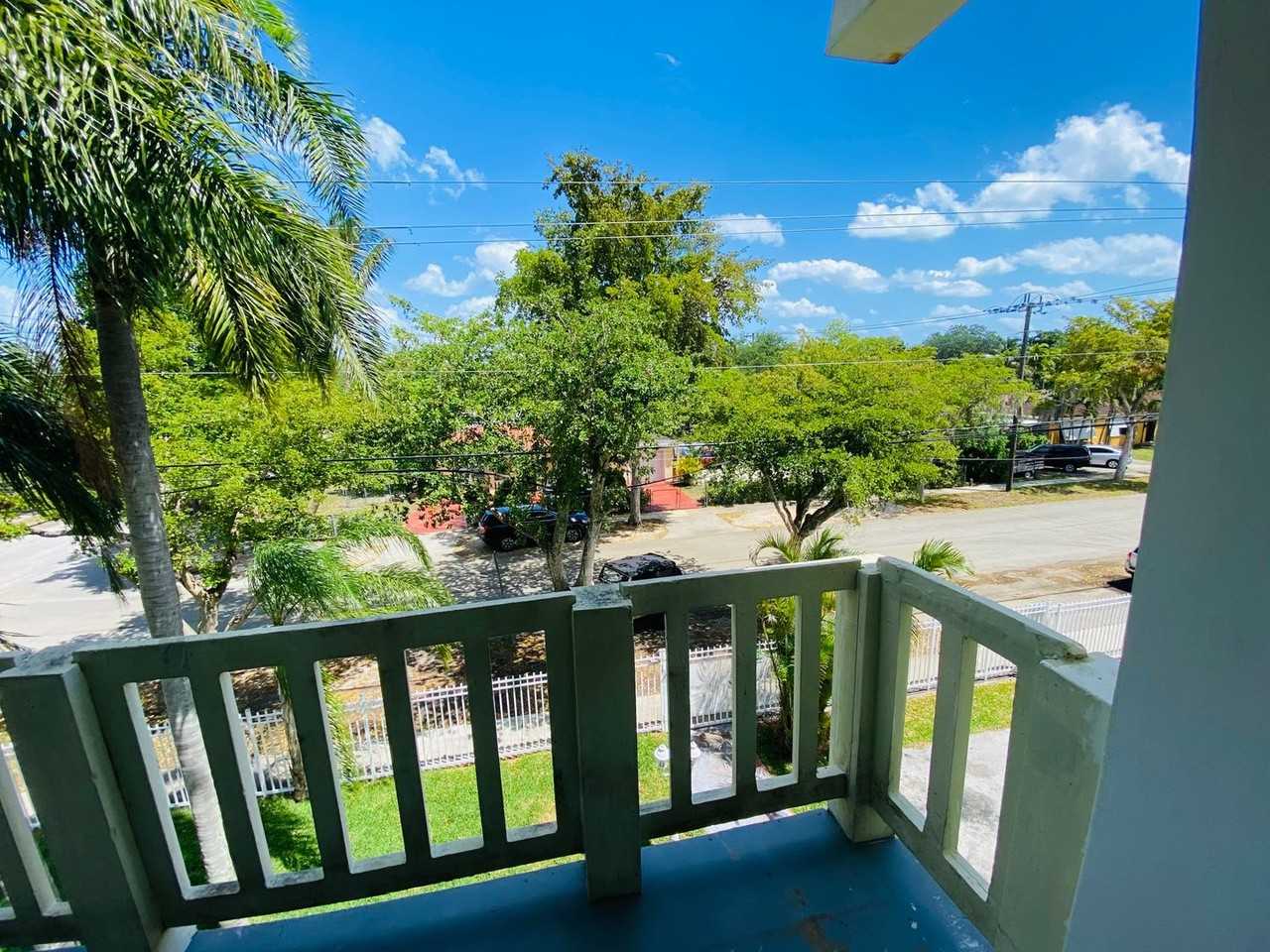 12890 Ne 8th Ave - Photo 2 of 16