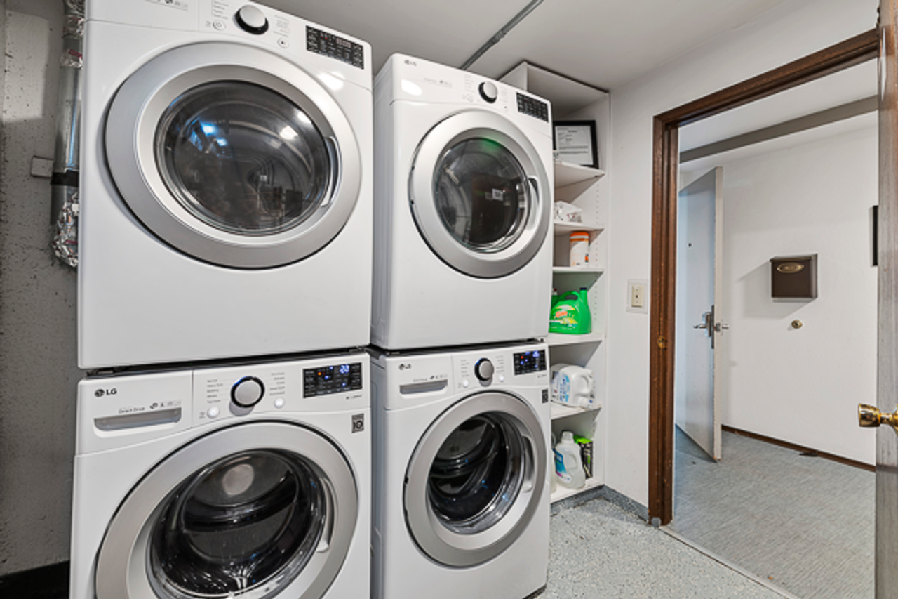 Whitman Apartments - Photo 3 of 6