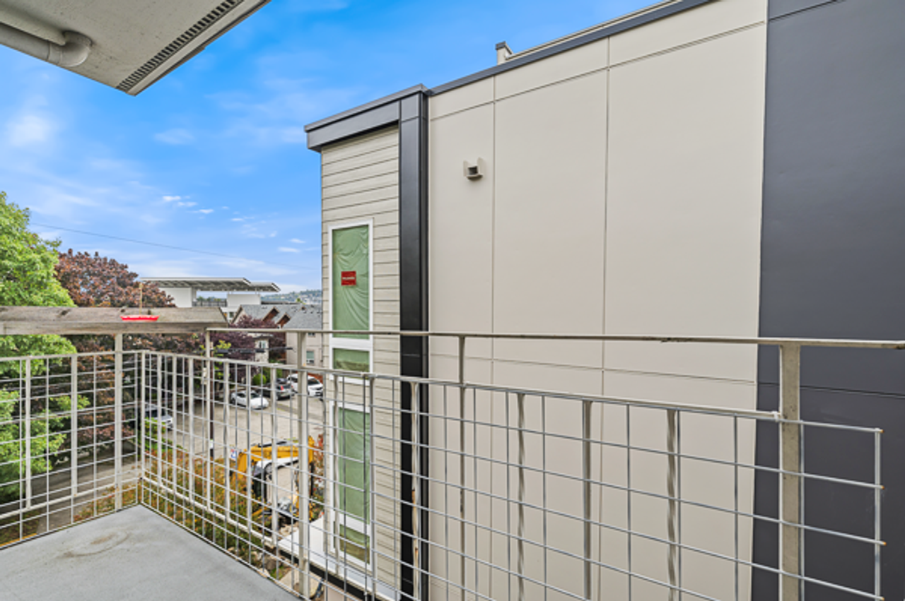 Whitman Apartments - Photo 4 of 6