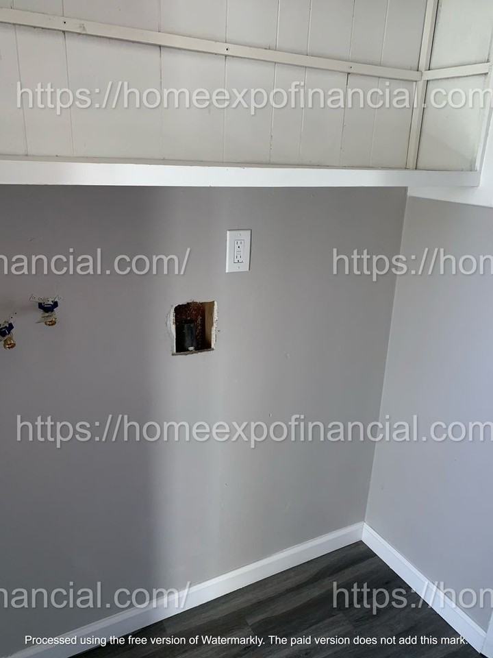 51846 Maxine Ave - Photo 3 of 32