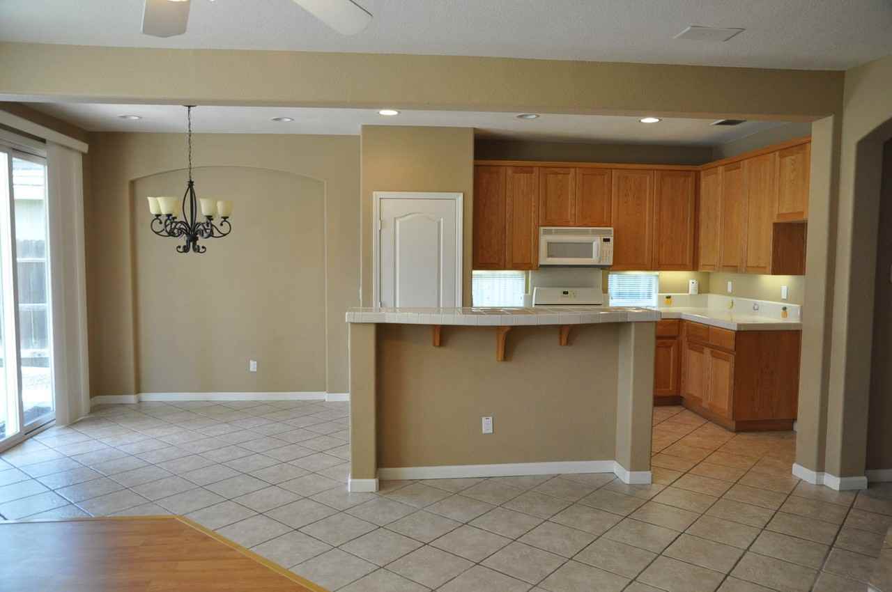 108 Lone Oak Ct - Photo 2 of 17