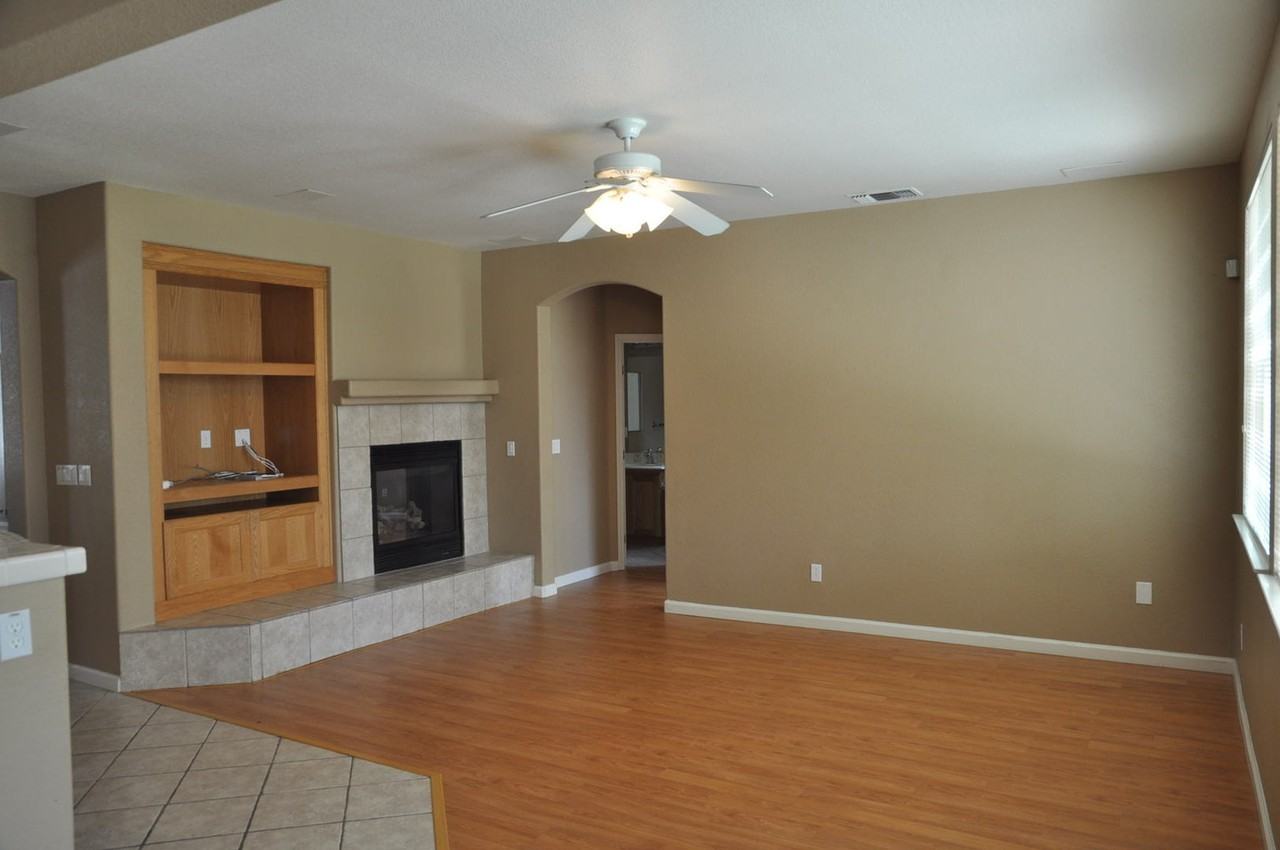 108 Lone Oak Ct - Photo 3 of 17