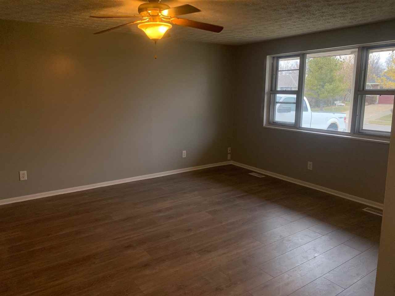 1016 Terracewood Dr - Photo 5 of 24